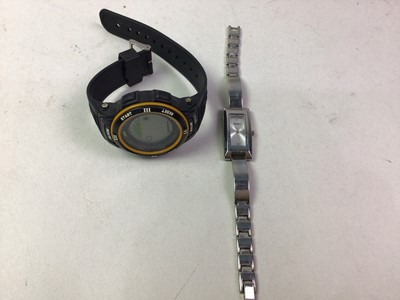 Lot 76 - GENT'S POD DIGITAL WRIST WATCH
