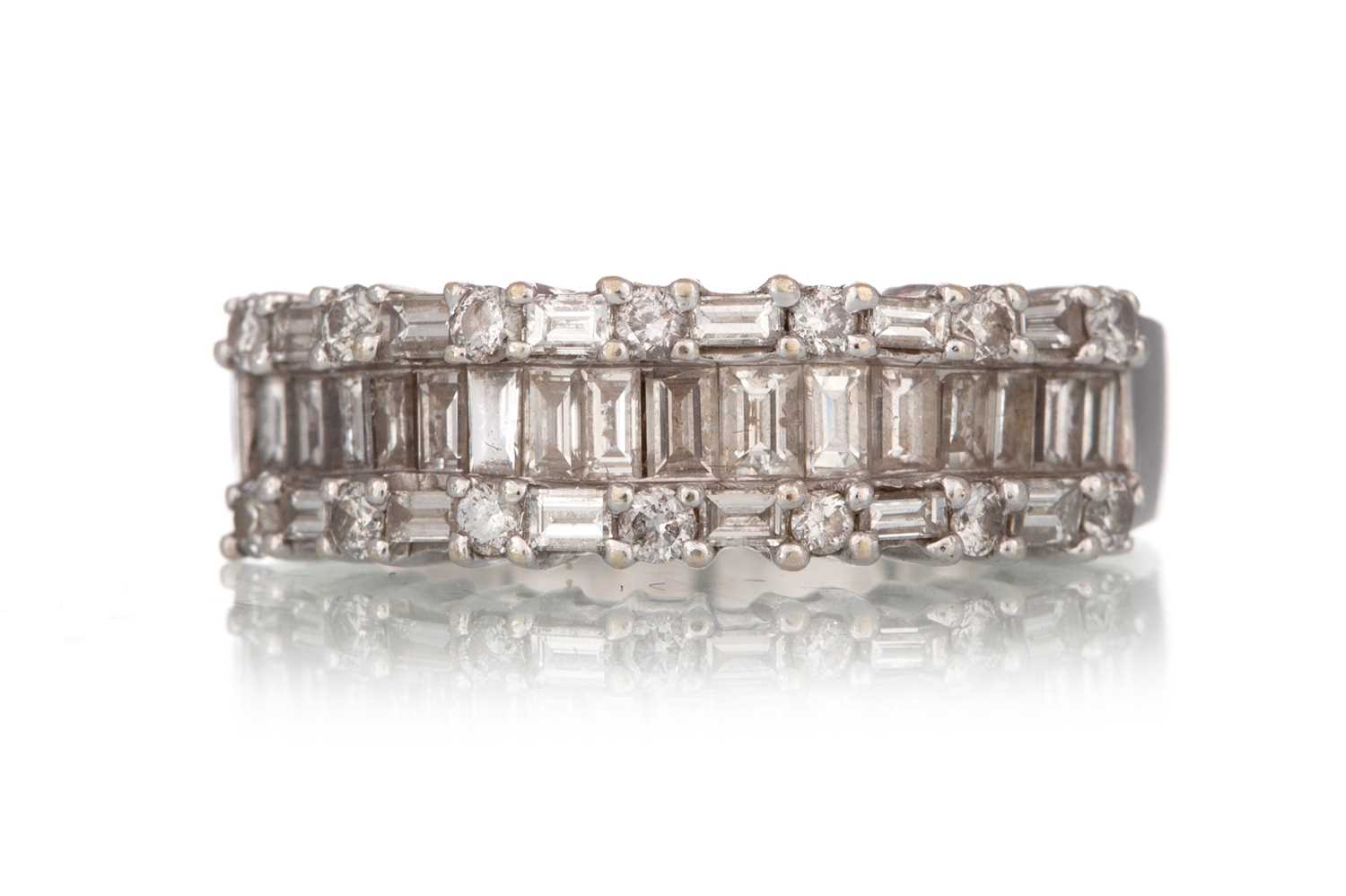 Lot 789 - DIAMOND BAND