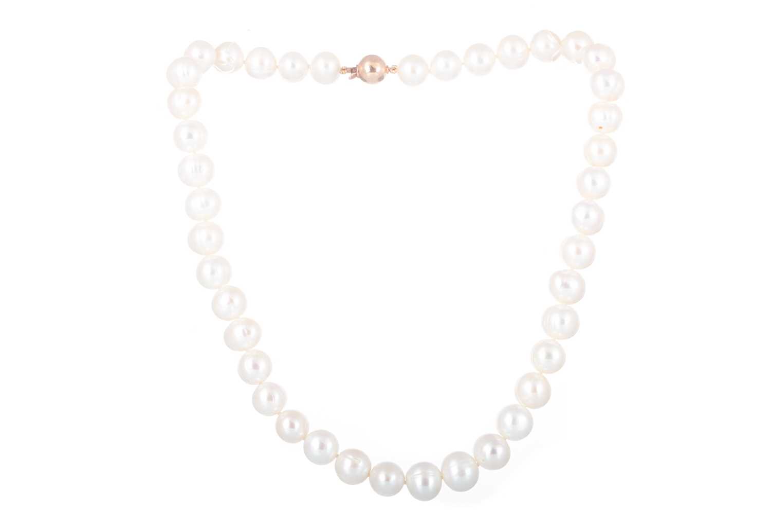 Lot 654 - PEARL NECKLACE