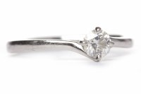 Lot 236 - PLATINUM DIAMOND SOLITAIRE RING the four claw...
