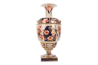 Lot 1324 - IN THE MANNER OF DERBY, CAMPANA URN