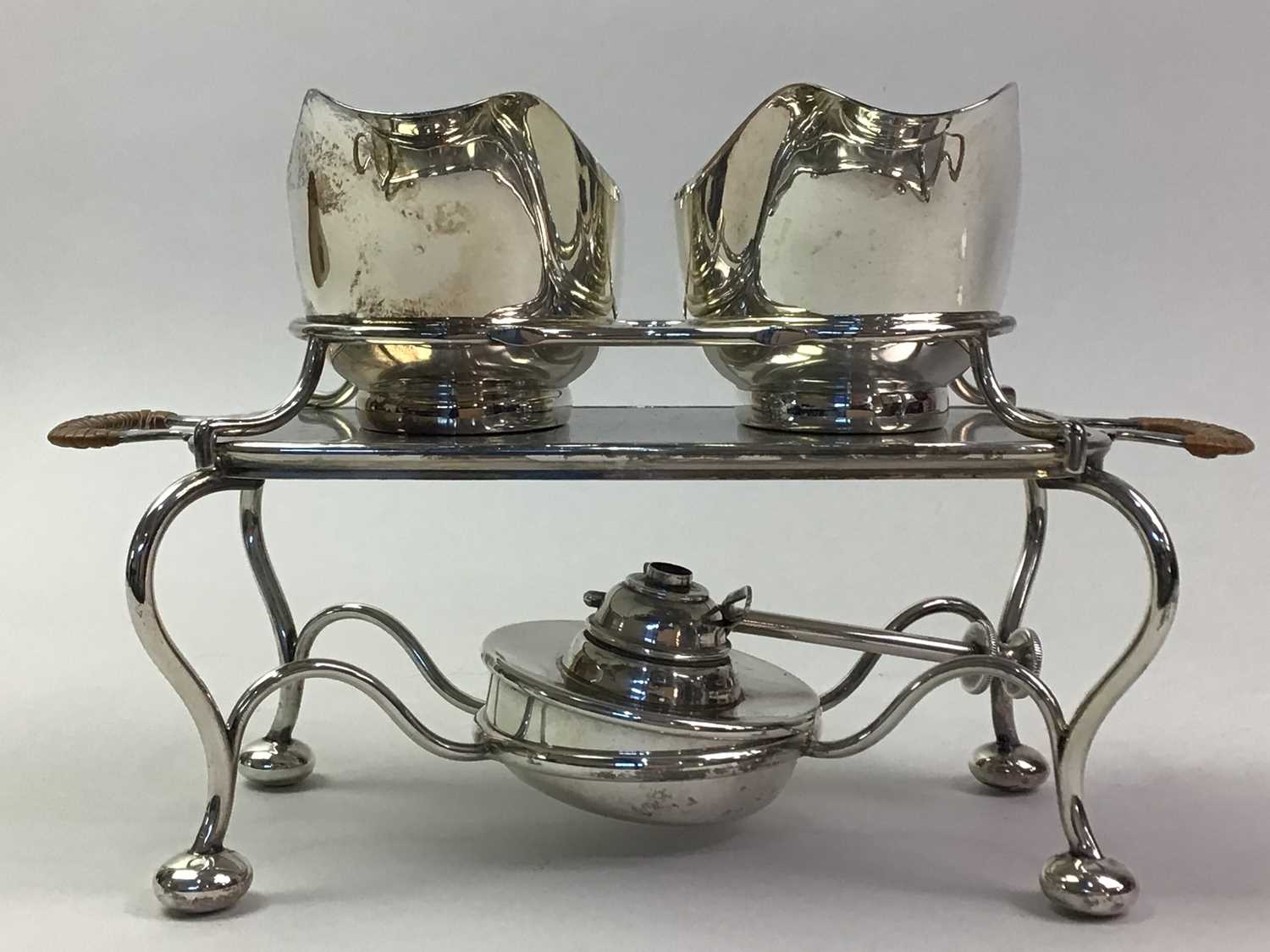 Lot 287 - COLLECTION OF SILVER PLATED ITEMS