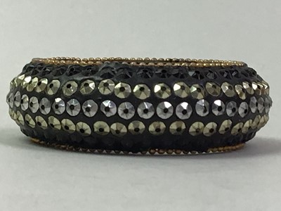 Lot 352 - COLLECTION OF COSTUME JEWELLERY