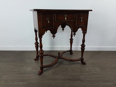 Lot 431 - REPRODUCTION LOWBOY