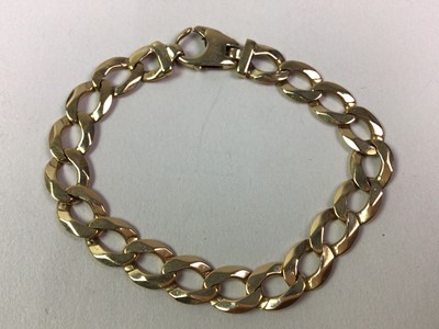 Lot 481 - NINE CARAT GOLD BRACELET