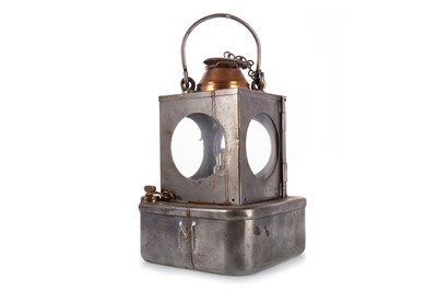 Lot 1346 - LNER WELCH PATENT RAILWAY LAMP