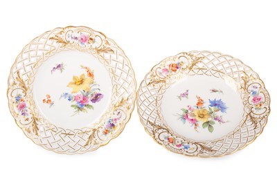 Lot 1347 - PAIR OF MEISSEN CABINET PLATES