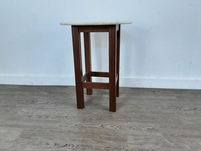 Lot 462 - INDIAN OCTAGONAL PIETRA DURA MARBLE SIDE TABLE