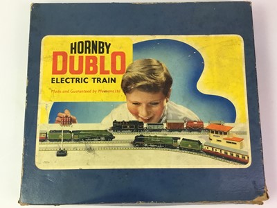 Lot 501 - GROUP OF HORNBY DUBLO MODEL TRAIN SETS AND ACCESSORIES