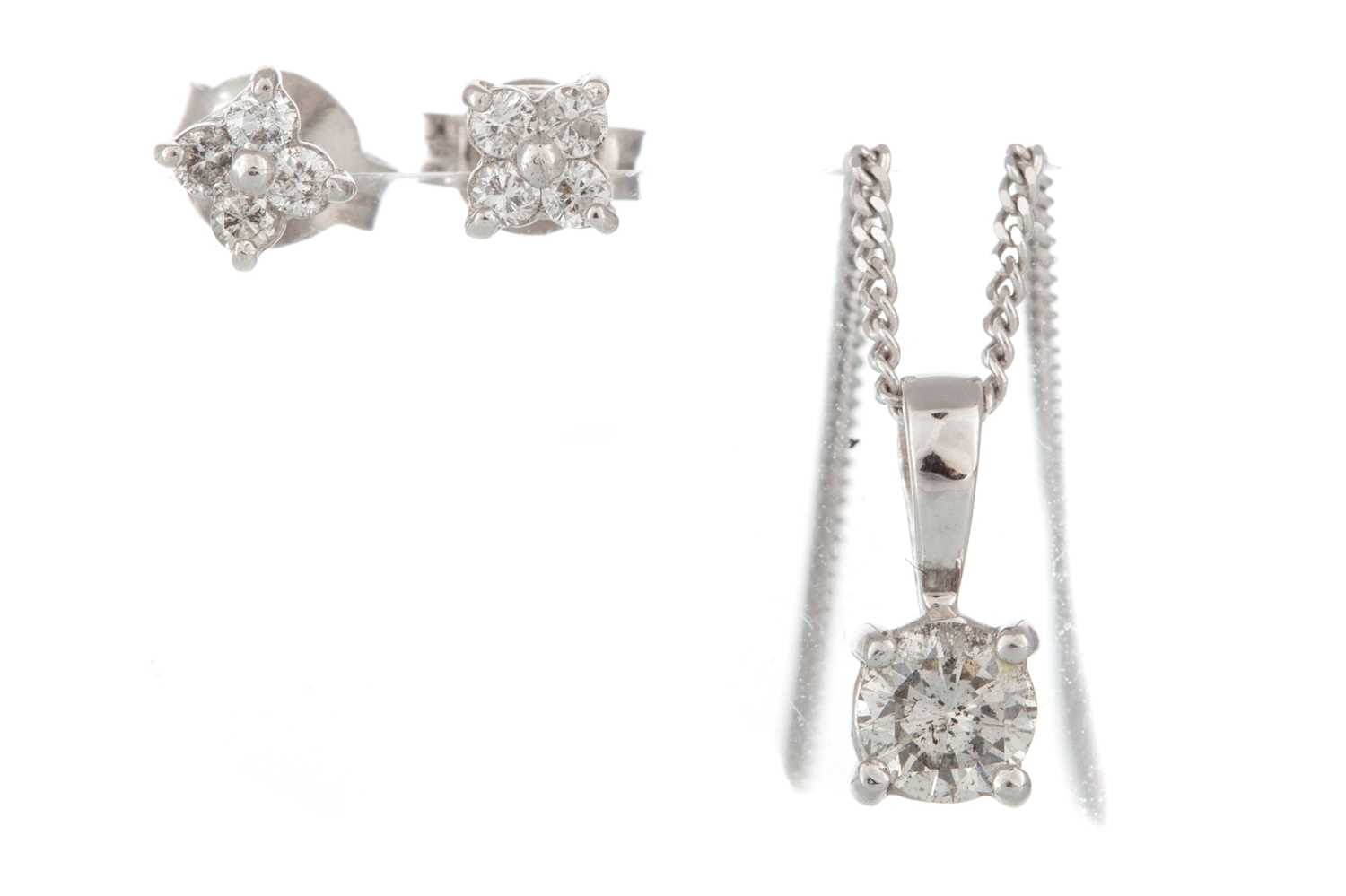 Lot 431 DIAMOND PENDANT AND EARRING SET,