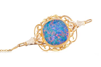 Lot 445 - OPAL DOUBLET BROOCH