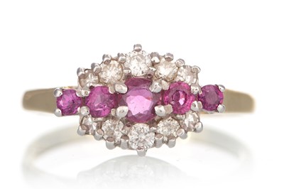 Lot 485 - RUBY AND DIAMOND RING