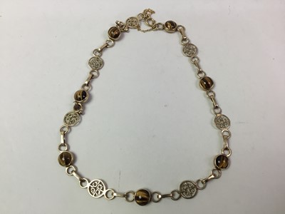 Lot 576 - NINE CARAT GOLD NECKLACE