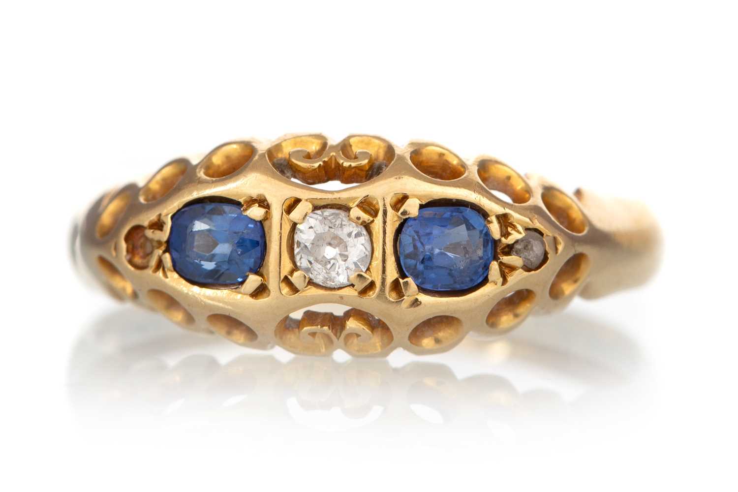 Lot 458 - SAPPHIRE AND DIAMOND DRESS RING
