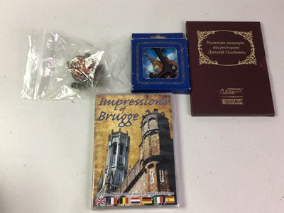 Lot 32 - HAND PAINTED RELIGIOUS ICON DEPICTING MADONNA AND CHILD