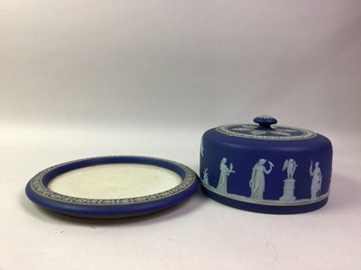 Lot 130 - WEDGWOOD BLUE JASPERWARE CIRCULAR CHEESE DISH
