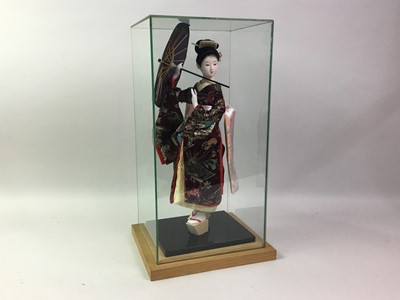 Lot 159 - THREE FIGURES OF GEISHA