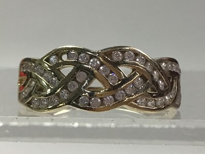 Lot 107 - DIAMOND DRESS RING