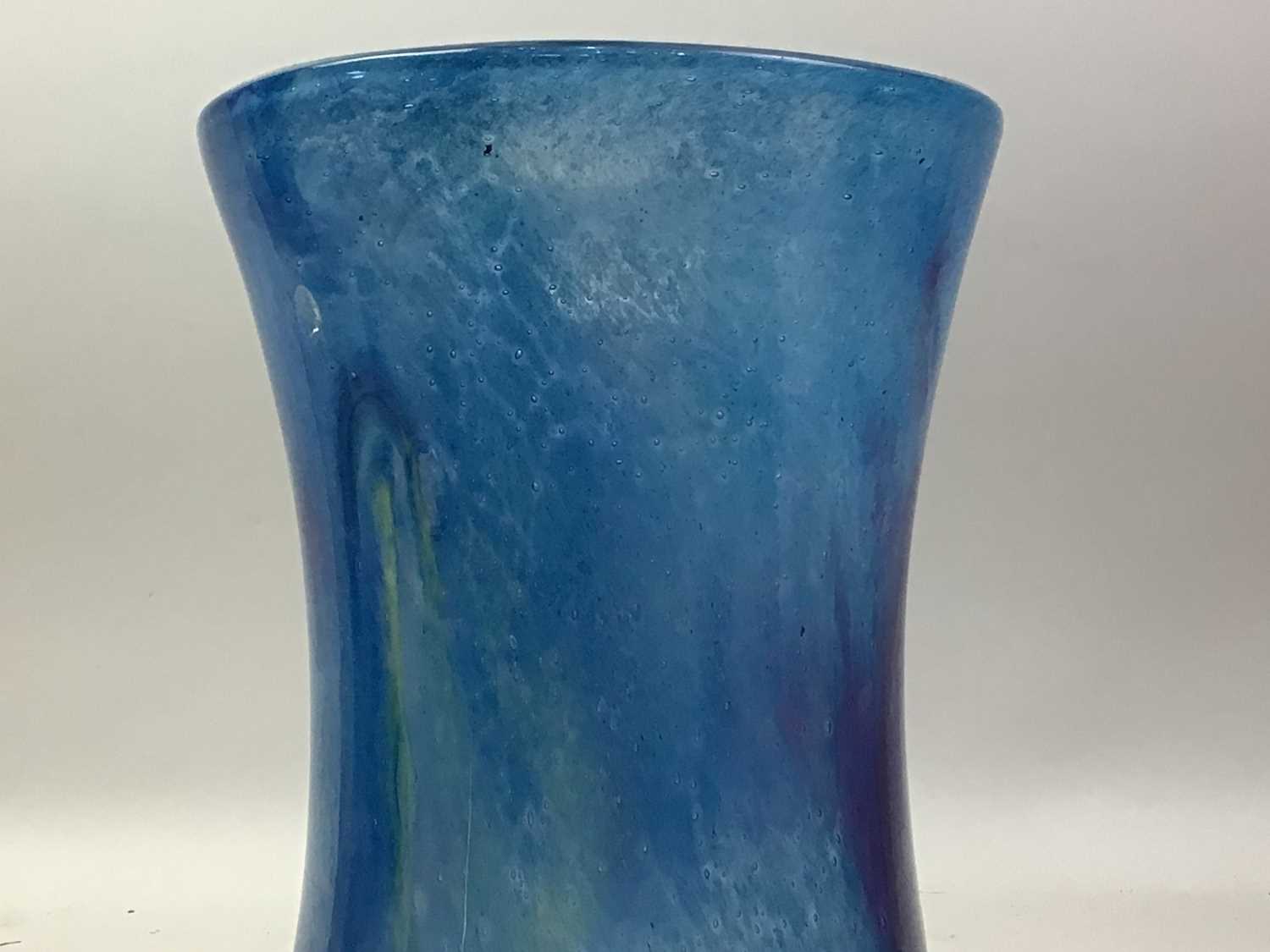 Lot 62 - MONART STYLE SCOTTISH GLASS VASE