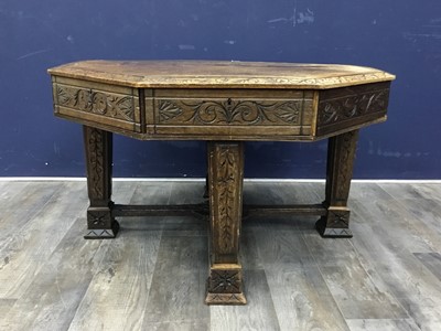 Lot 291 - VICTORIAN OAK CENTRE TABLE