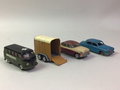 Lot 305 - COLLECTION OF DIE CAST MODEL VEHICLES