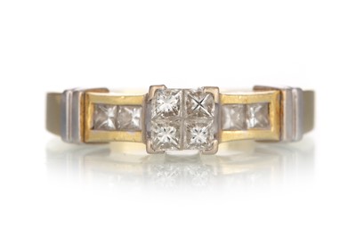 Lot 547 - DIAMOND TILE RING