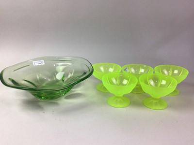 Lot 318 - GREEN ART GLASS BOWL