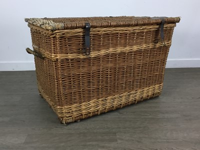 Lot 389 - LARGE WICKER BASKET