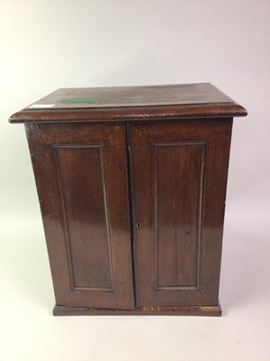 Lot 415 - SMALL MAHOGANY COLLECTORS CABINET