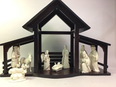 Lot 423 - LENOX VINTAGE NATIVITY SET