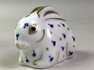 Lot 520 - ROYAL CROWN DERBY PAPERWEIGHT 'BABY RABBIT'