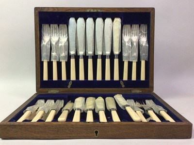 Lot 570 - OAK CANTEEN OF CUTLERY