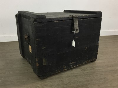 Lot 530 - WOODEN TRAVEL CRATE