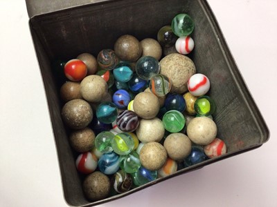 Lot 5 - COLLECTION OF MARBLES