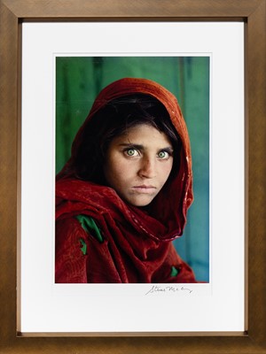 Lot 124 - STEVE MCCURRY (AMERICAN b. 1950)