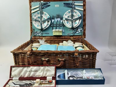 Lot 35 - VINTAGE SIRRAM PICNIC HAMPER