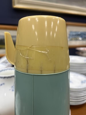 Lot 35 - VINTAGE SIRRAM PICNIC HAMPER