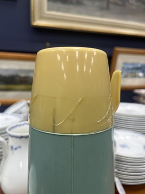 Lot 35 - VINTAGE SIRRAM PICNIC HAMPER