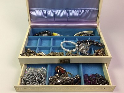 Lot 45 - COLLECTION OF COSTUME JEWELLERY