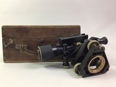 Lot 52 - EARLY 20TH CENTURY THEODOLITE