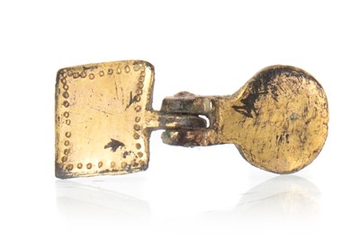Lot 75 - GREAT MIGRATION PERIOD GILDED BRONZE CLASP