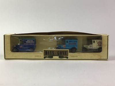 Lot 94 - COLLECTION OF MODEL CARS
