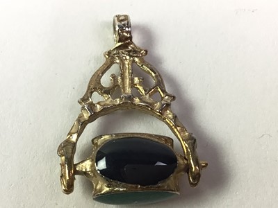 Lot 197 - GOLD PLATED PENDANT