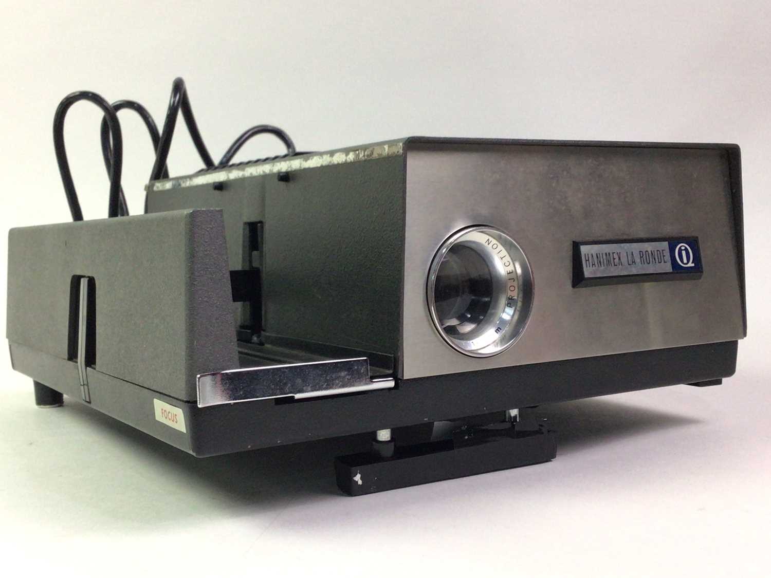 Lot 198 - HANIMEX LA RONDE SEMI-AUTO 35MM COLOUR SLIDE PROJECTOR