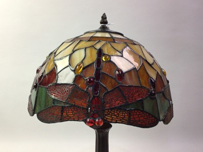 Lot 613 - REPRODUCTION TIFFANY STYLE TABLE LAMP