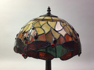 Lot 614 - REPRODUCTION TIFFANY STYLE TABLE LAMP