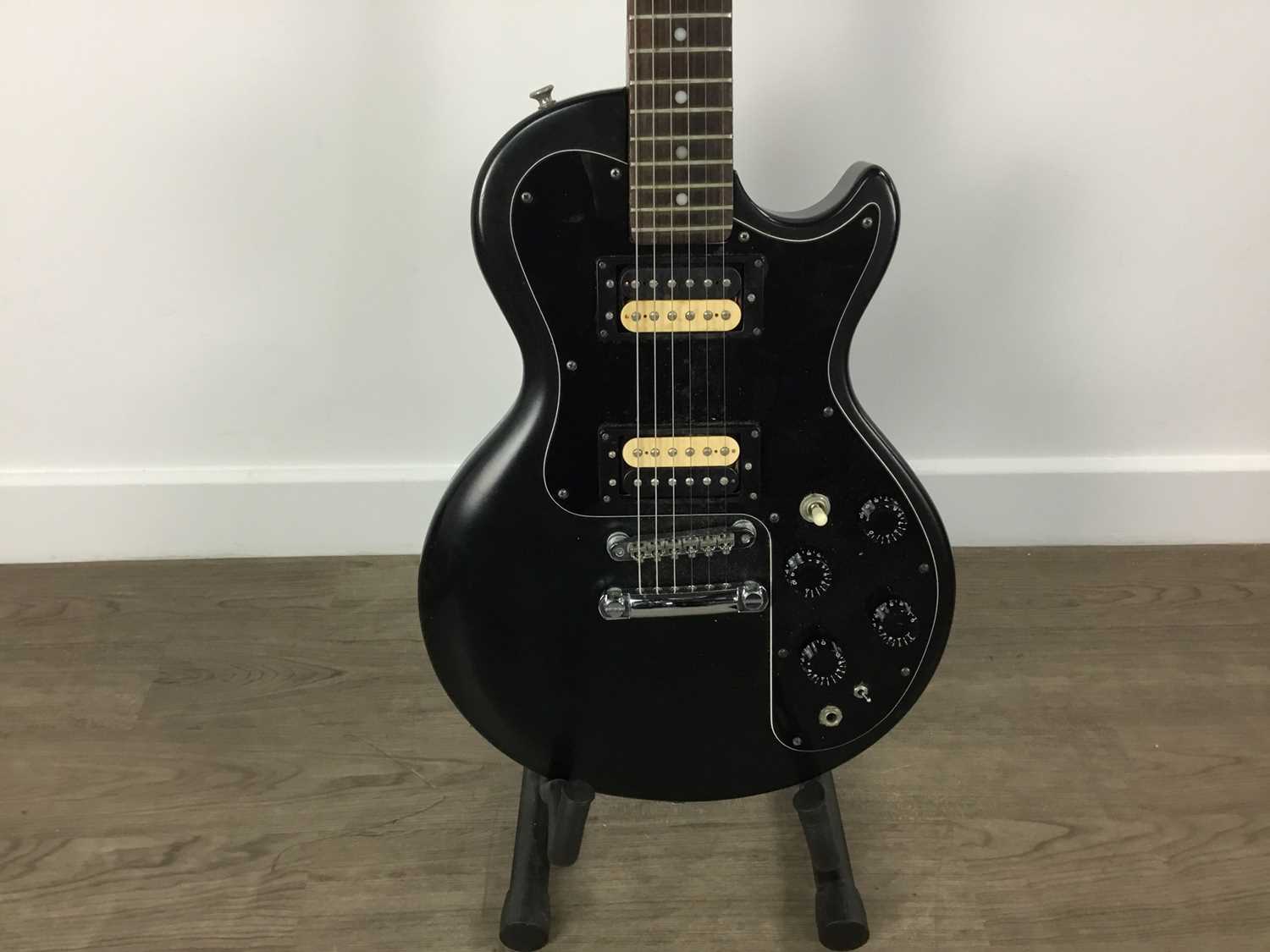 Lot 1034 - GIBSON, SONEX-180 CUSTOM ELECTRIC GUITAR,