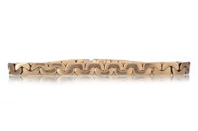 Lot 611 - NINE CARAT GOLD BRACELET