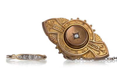 Lot 578 - VICTORIAN HAIRWORK MOURNING BROOCH