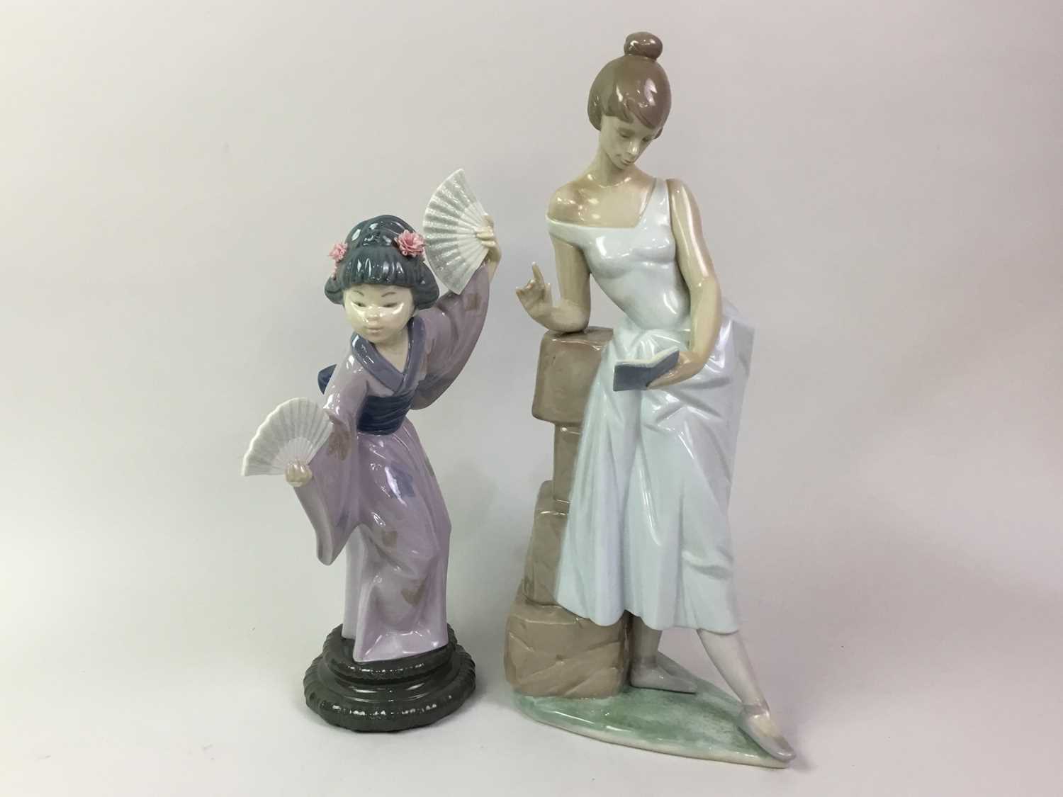 Lot 261 - TWO LLADRO FIGURES